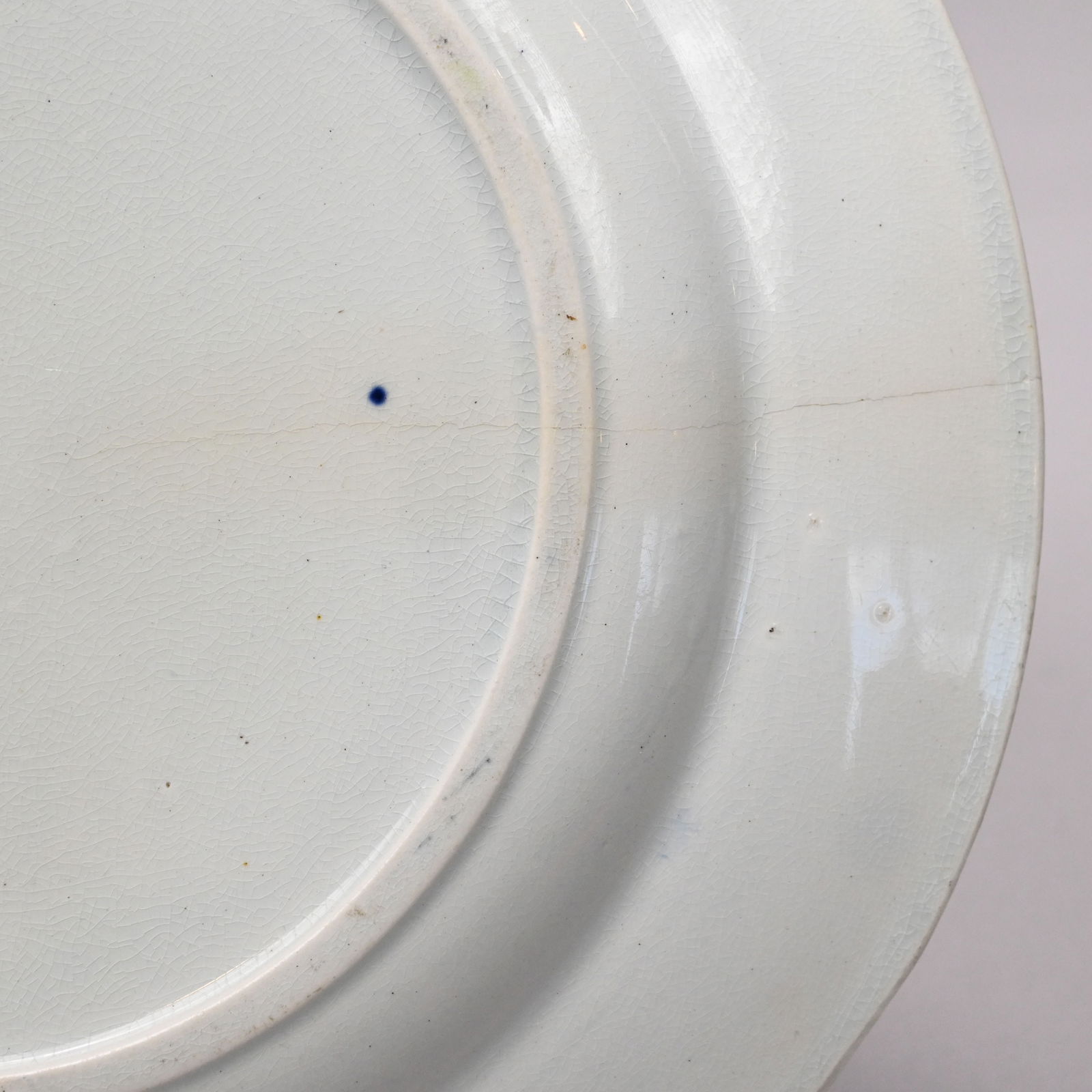 British Spatterware and Painted 'Pineapple' Plate - 3