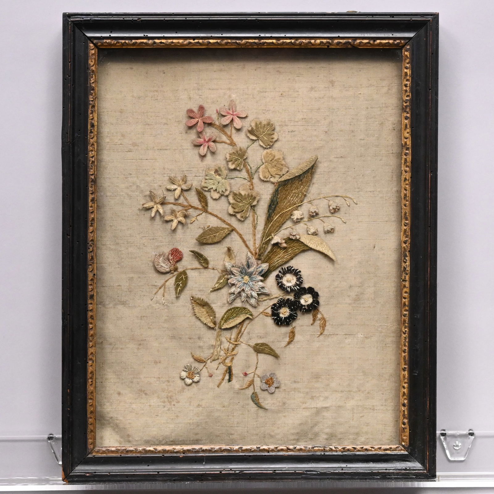 American Embroidered and Appliqued Needlework (1 of 4)