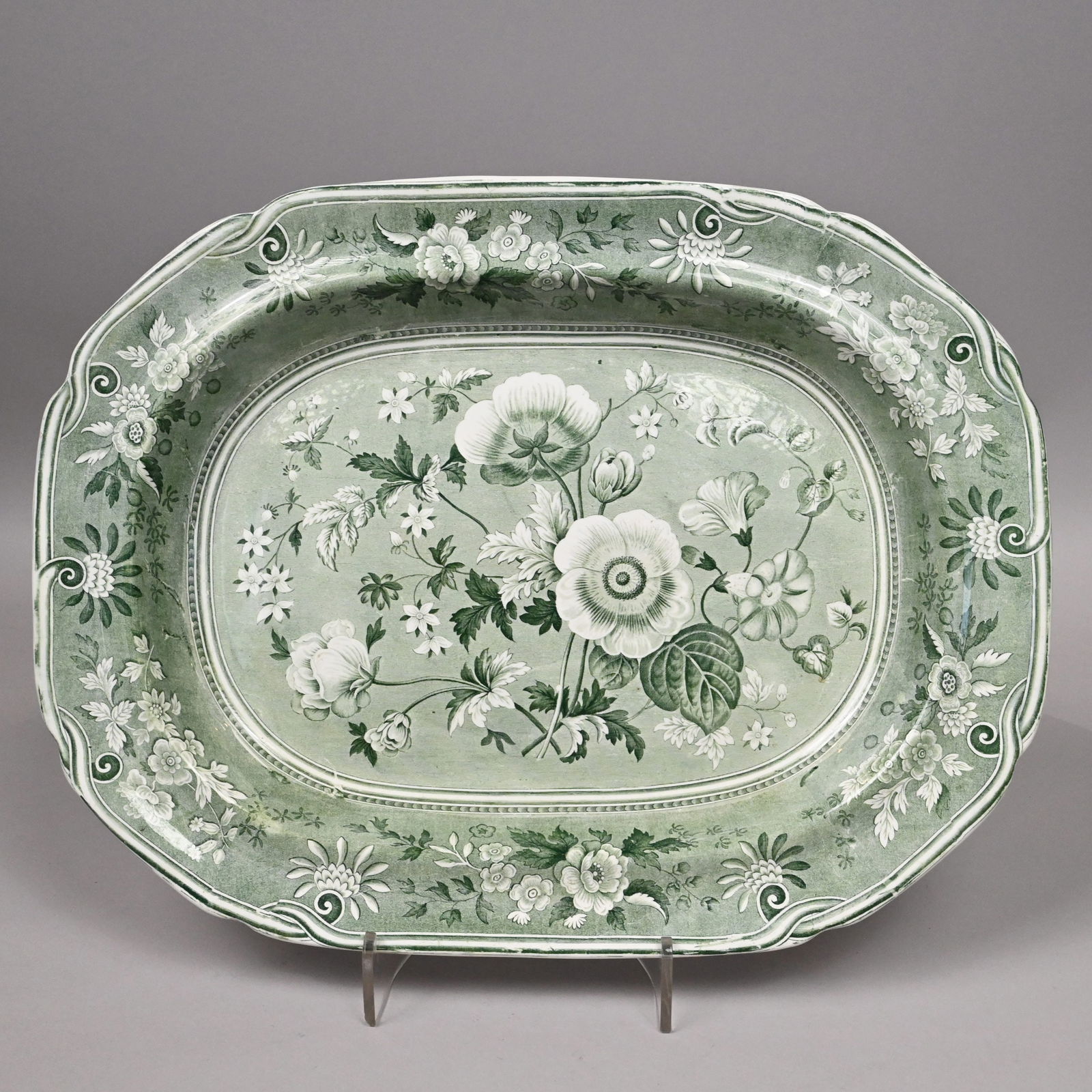 Staffordshire "Botanical"Stand, Copeland & Garrett: Staffordshire Green Transfer-Printed "Botanical" Series Tureen Stand, Copeland & Garrett, 1833-1847. Impressed "SPODE," printed "COPELAND & GARRETT LATE SPODE" in underglaze-green.H: 14.125 in., L:
