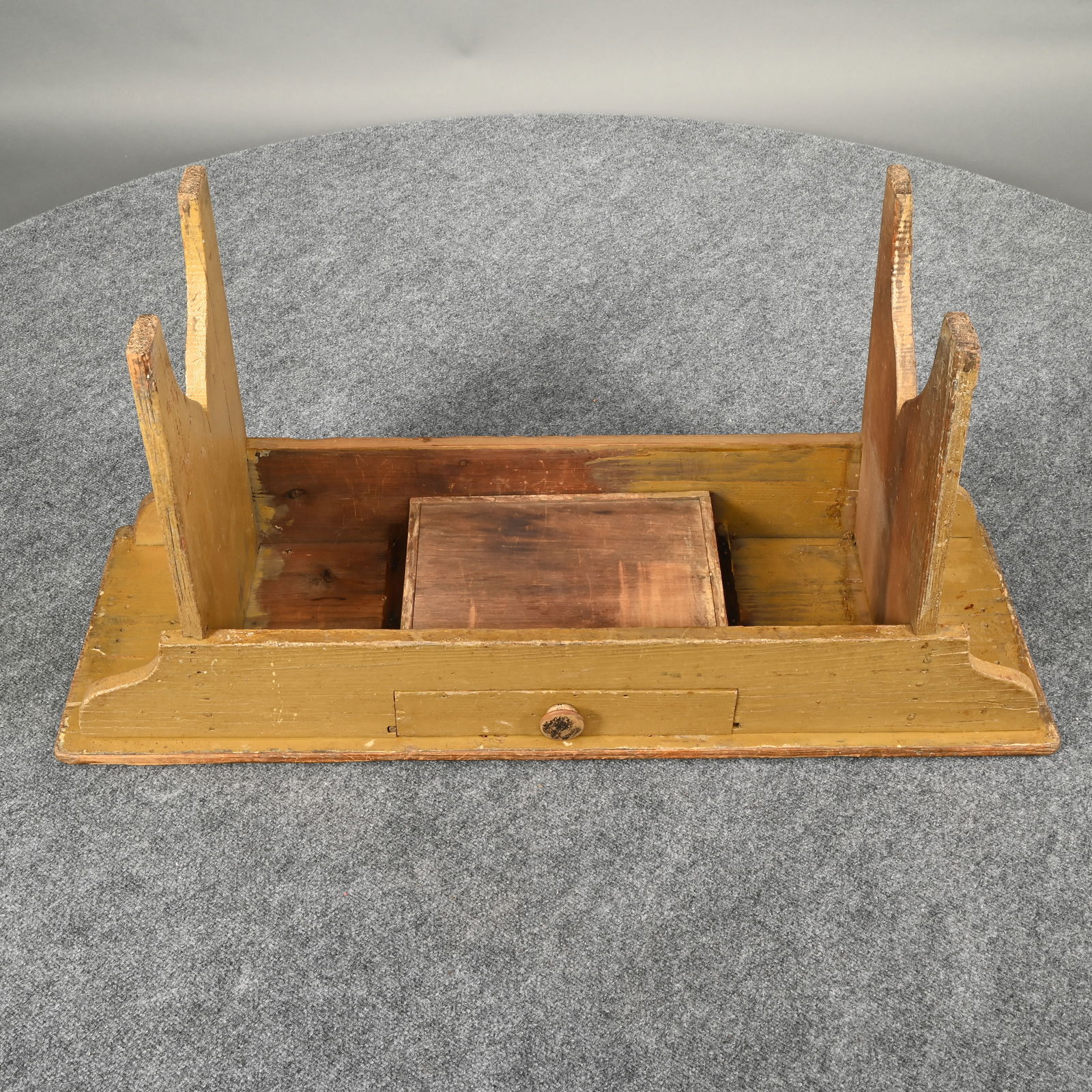 American Painted Pine Bucket Bench - 9