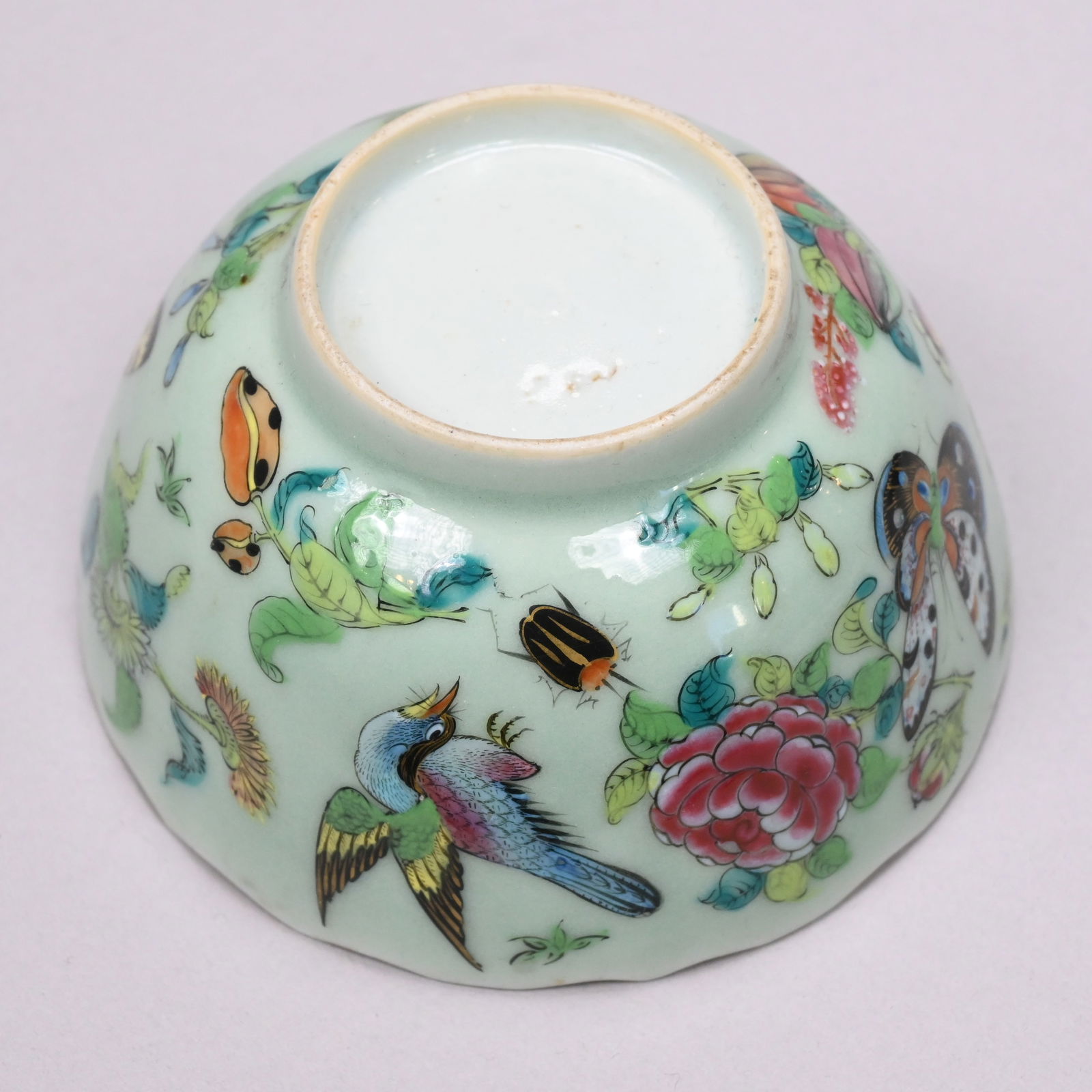 Three Chinese Export Porcelain Serving Wares - 10