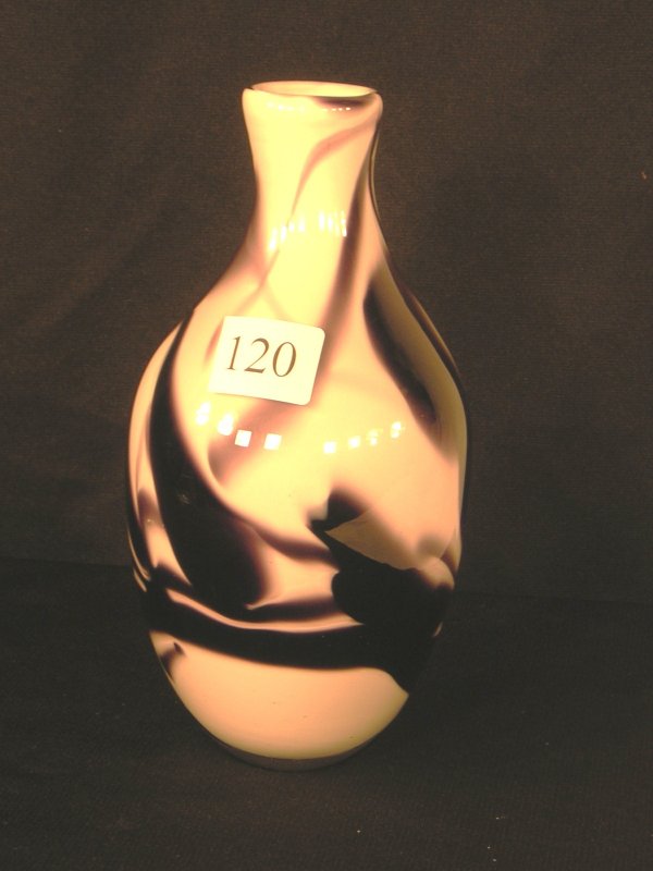 Fenton Milk Glass & Amethyst Vase"Robert Barber er