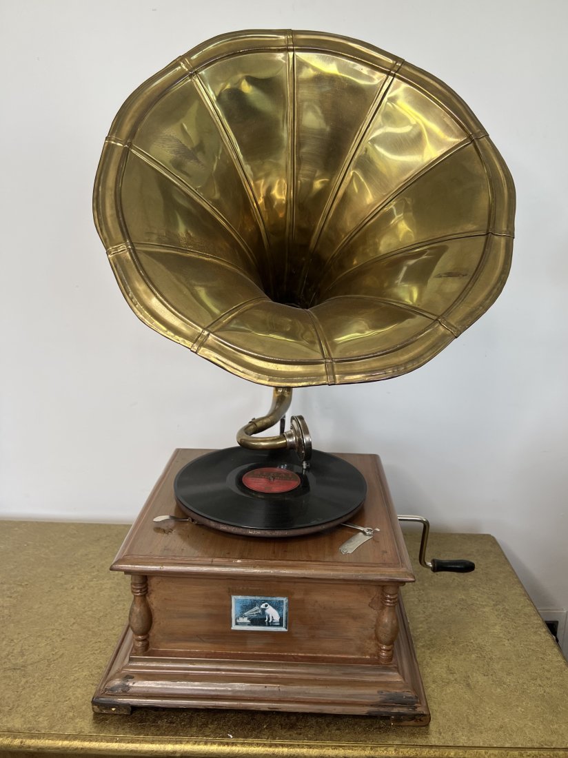 His Master's Voice - Gramophone (1 of 7)