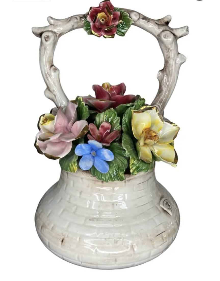 Large Italian Capodimonte Porcelain Wishing-well (1 of 3)