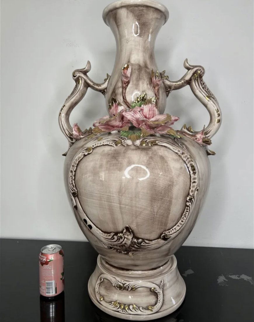 Large Italian Porcelian  Capodimonte Vase (1 of 4)