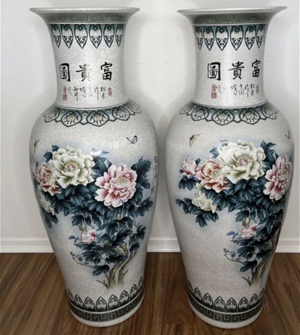 Large Pair of Porcelain Chinese Vases (1 of 2)