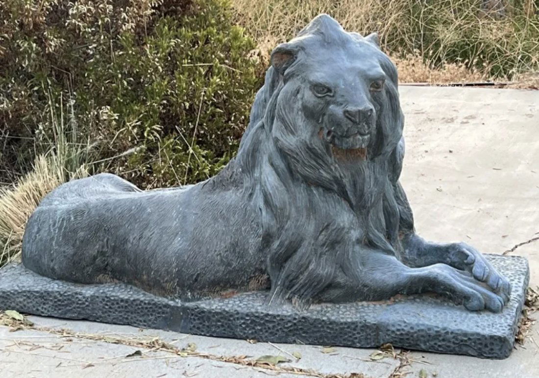 Pair of Massive Bronze Lions Sculpture (1 of 5)