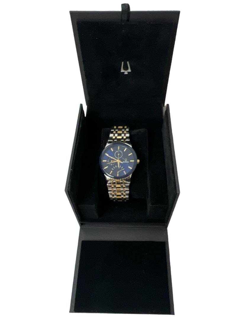 Bulova Mens Watch: Comes With Original Box- Scratch showed in second picture