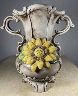 Italian Capodimonte Flower Vase: Measurements: 8.5 in H x 6 in