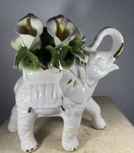 Italian Capodimonte Elephant: Measurements: 12 in H x 12 in L x 5