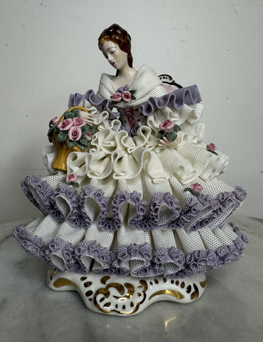 Germany Dresden Porcelain Lace Woman: Measurements: 7 x 6