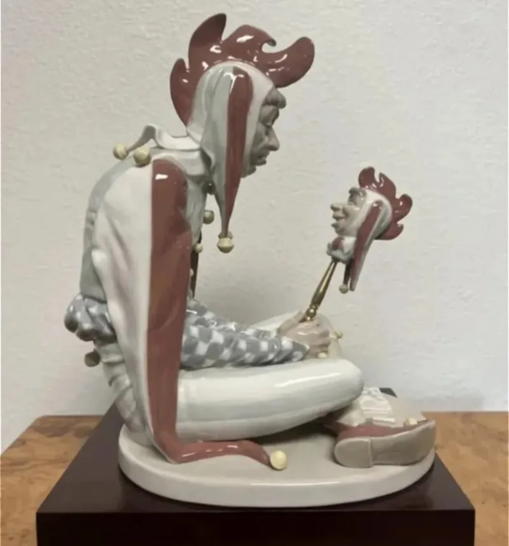 COURT JESTER LLADRO (1 of 2)