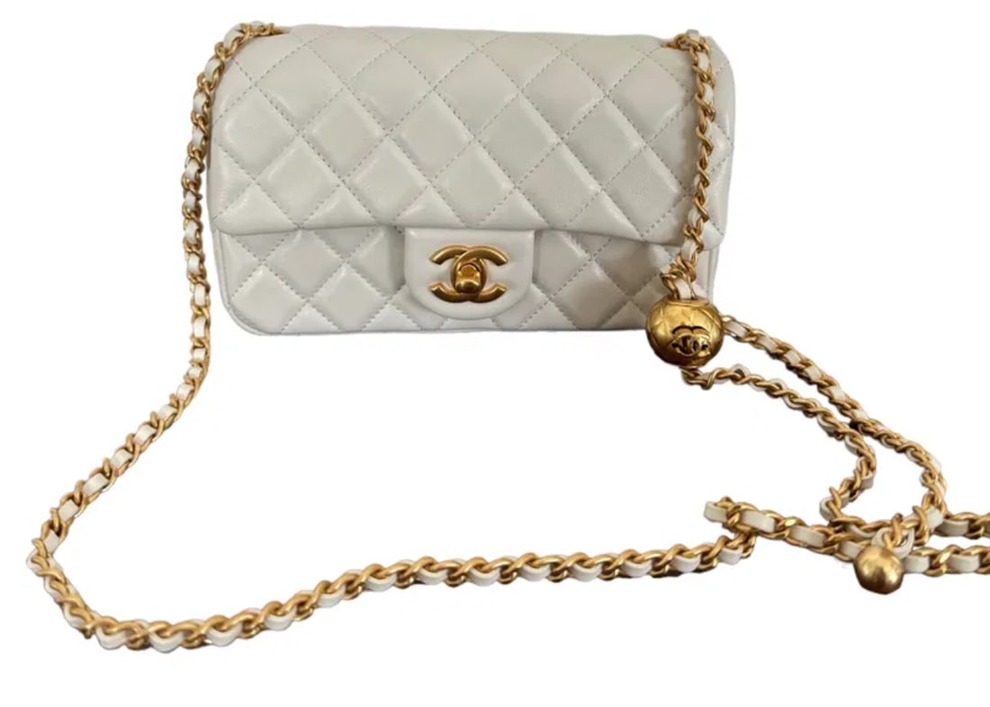 CHANEL Pearl Crush Mini Square Flap Leather Crossbody Bag White (1 of 8)
