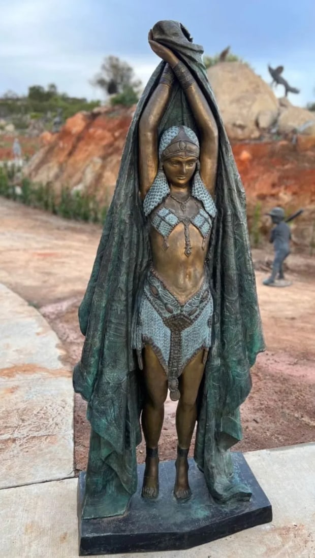 Queen Antinea Life size bronze sculpture (1 of 2)