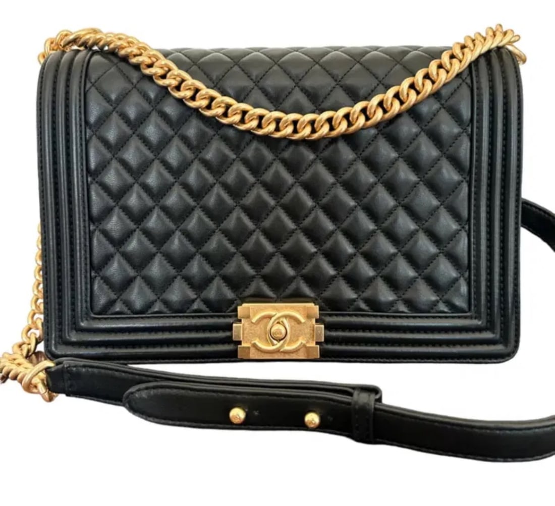 CHANEL Jumbo Quilted Boy Flap Black (1 of 5)