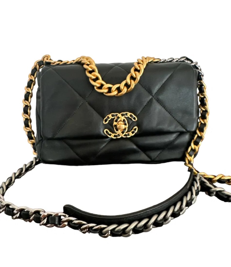 Chanel 19 Flap Bag Quilted Leather Medium (1 of 6)