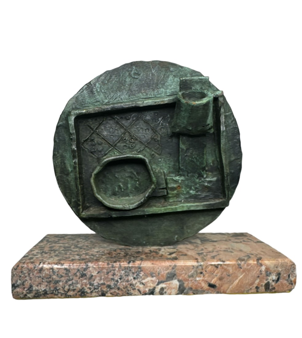 Picasso Modern Bronze Sculpture: Measurements: 10 x 9 in