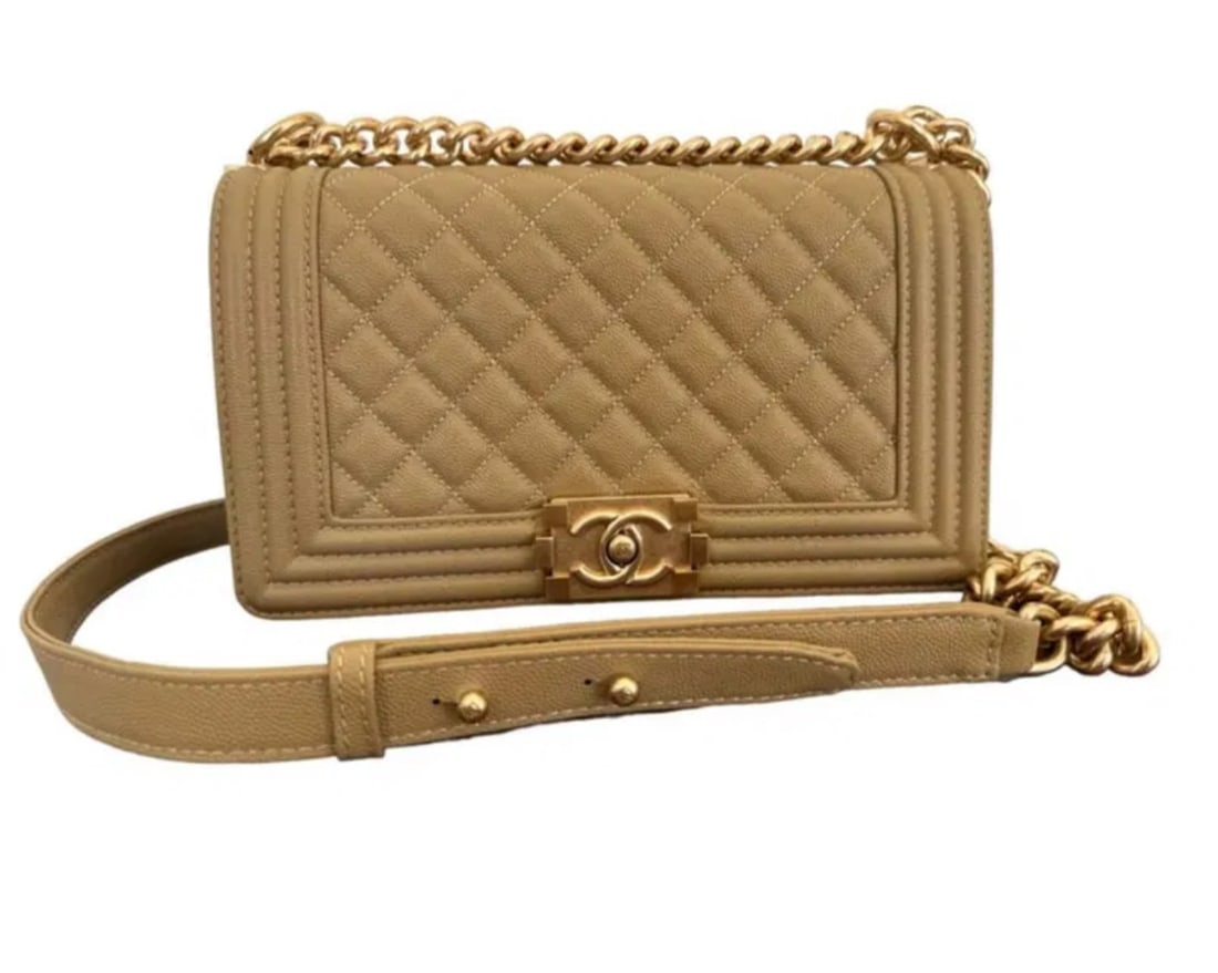 Chanel Boy Flap Bag Quilted Medium (1 of 4)