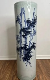 Vintage Chinese Porcelain Blue and White Umbrella Vase