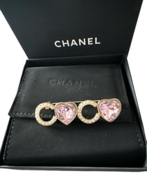 Chanel Pearl pin & brooche
