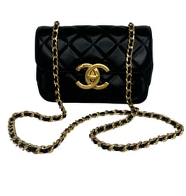 CHANEL Shiny Lambskin Quilted Mini Maxi CC Flap Black