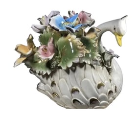 Large Italian Capodimonte Swan