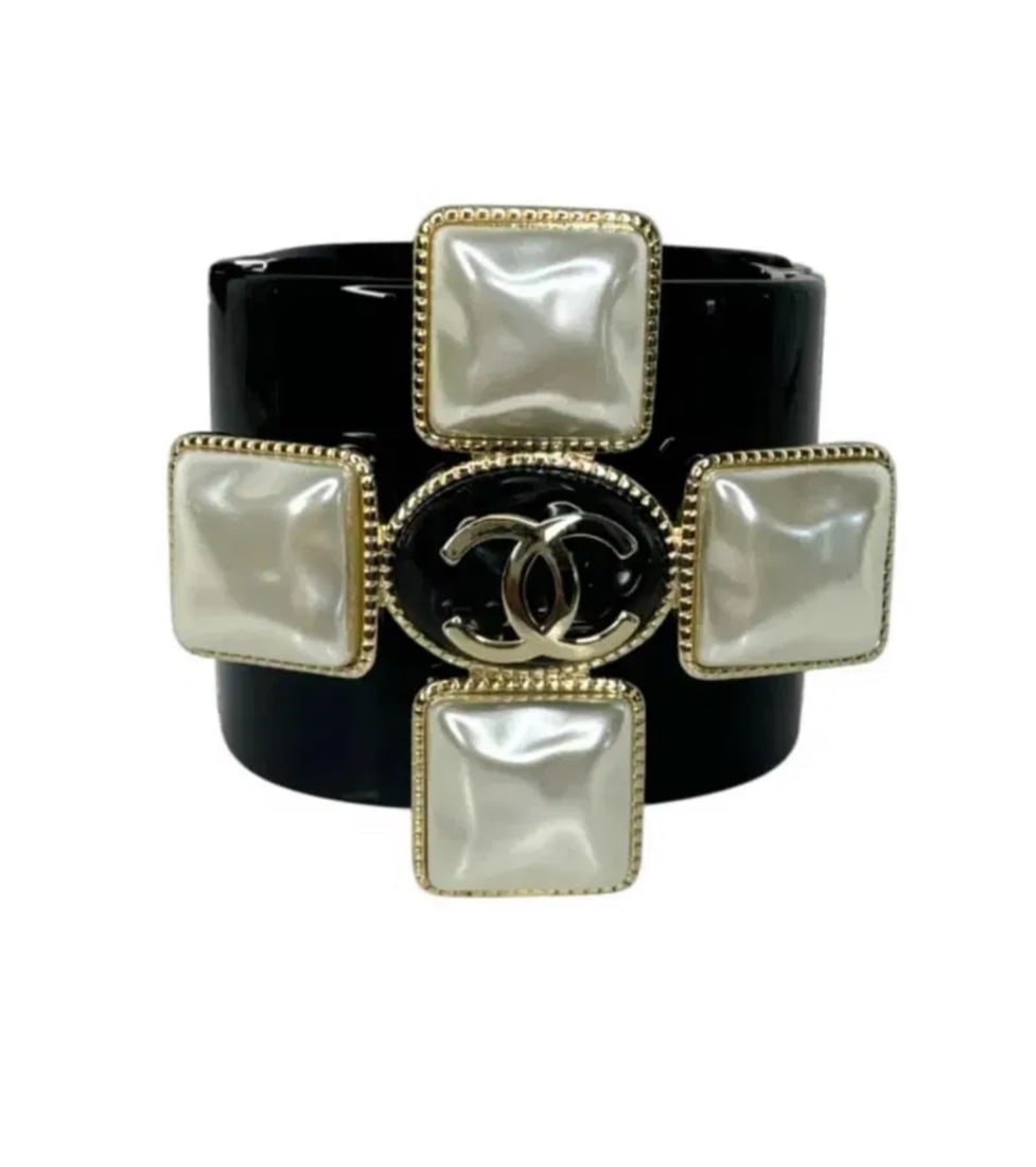 CHANEL Resin Baguette Crystal CC Cuff Bracelet M Black (1 of 3)