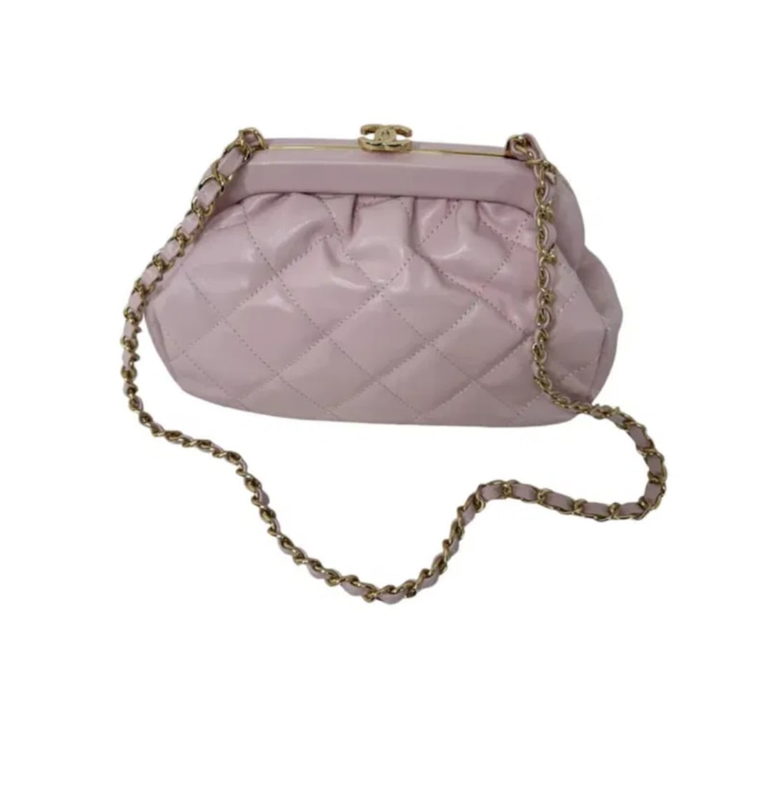 CHANEL D’ART CLUTCH Lambskin & Gold-Tone Metal Light Pink (1 of 5)
