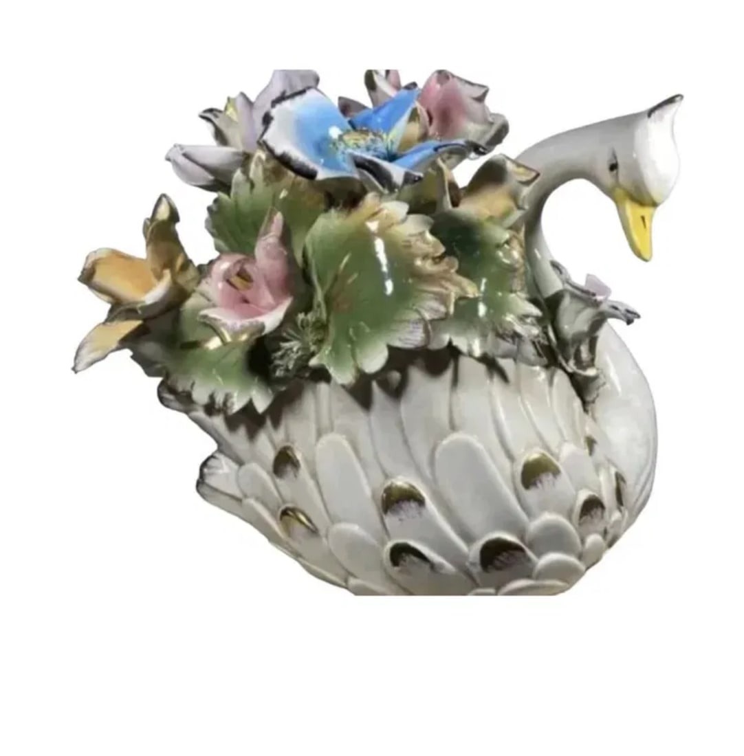 Large Italian Capodimonte Swan: Measurements: 15 in x 15 in