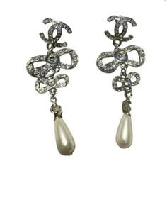 Chanel CC Logo Pearl Earrings