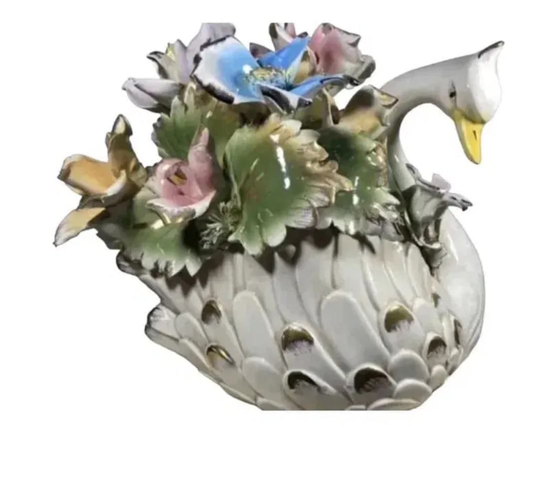Large Italian Capodimonte Swan: Measurements: 15 in x 15 in