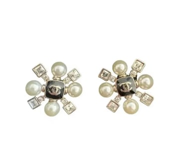 Chanel Pearl  Earrings