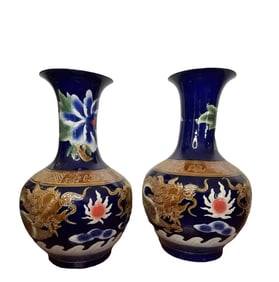Pair of Fine Handmade Chinese Jungdezhen Dragon Vases