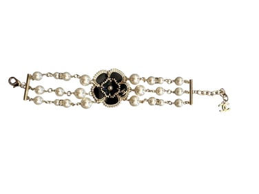 Chanel Pearls Bracelet