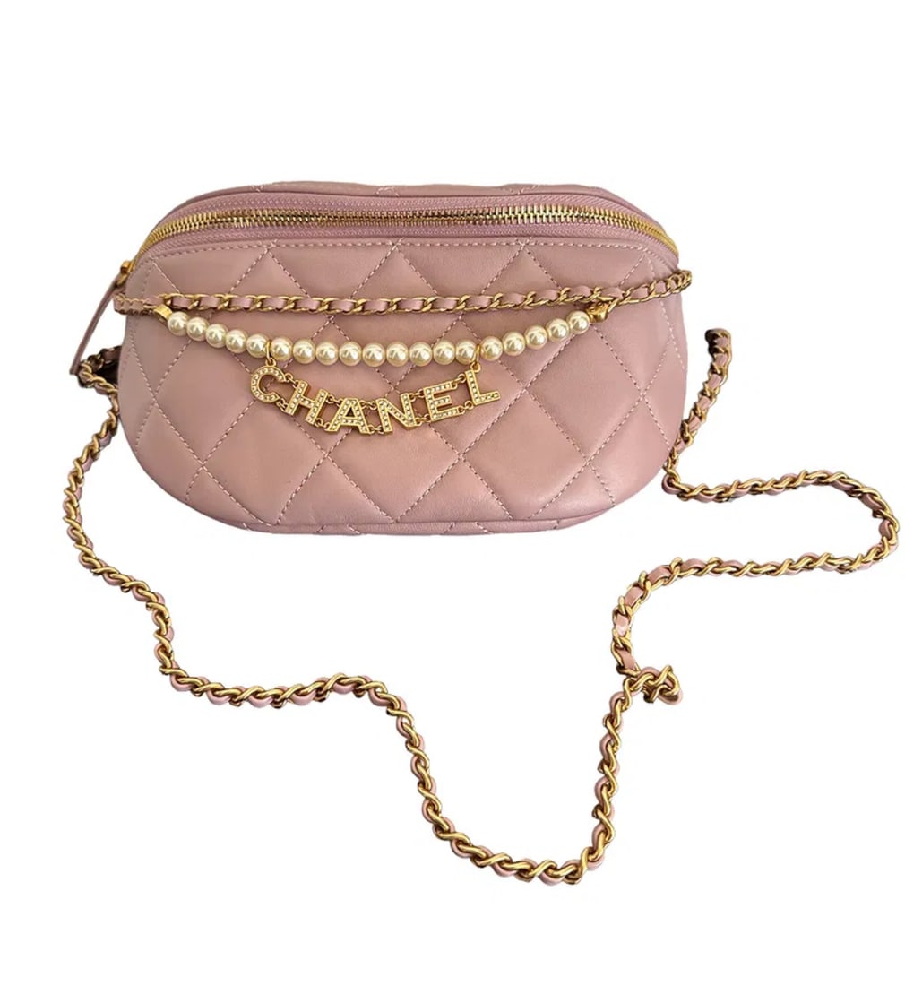 Chanel Waist Bag: Made in Italy - Imitation Pearls & Gold-Tone MetalLight Pink.- Includes box and Dust bag - Review all the photos before bidding. All sales are final
