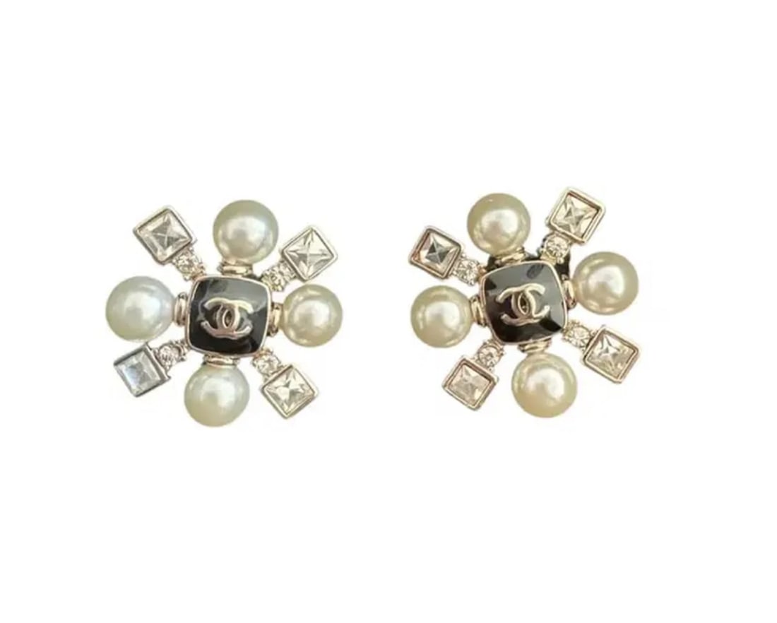 Chanel Pearl Earrings (1 of 3)