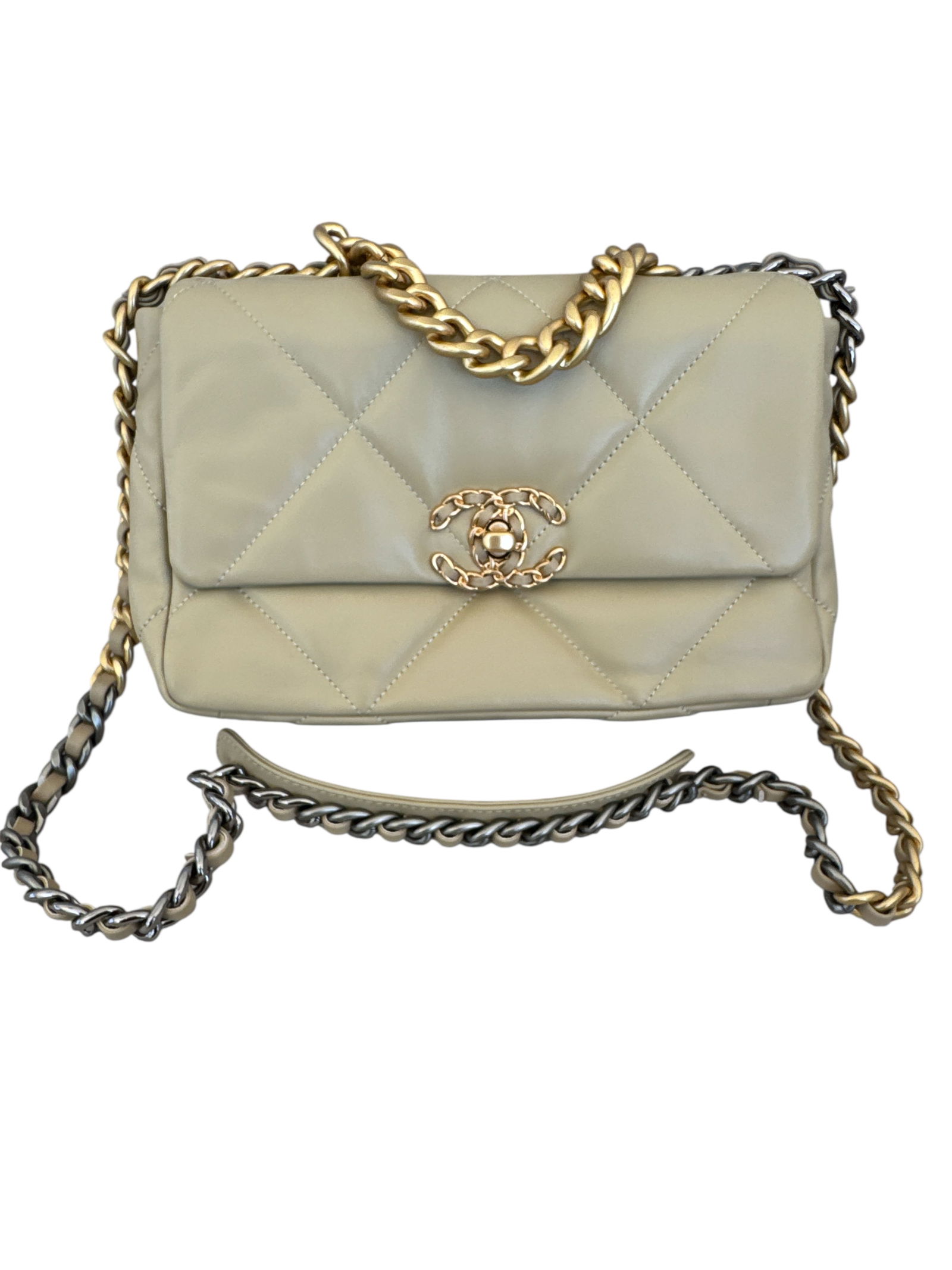 Chanel 19 Quilted Flap: Size: 10.5 in x 6 in x 3.25 -Made in Italy- Includes Box and dust bag. Shipping only. In good condition. All sales are final,please inspect all the items before bidding.