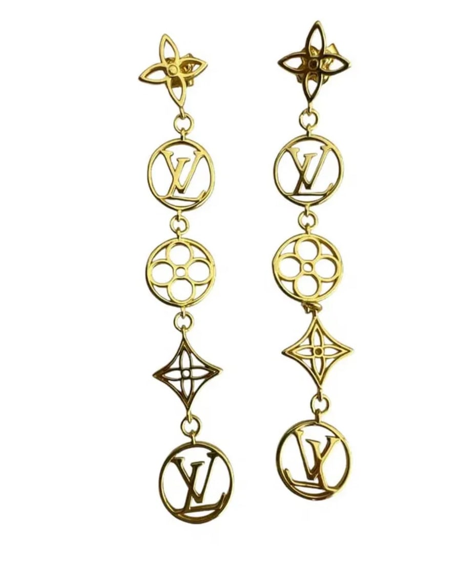Louis Vuitton Large Earrings: iNCLUDES BOX- Shippin only -All sales are final,please inspect all the items before bidding.