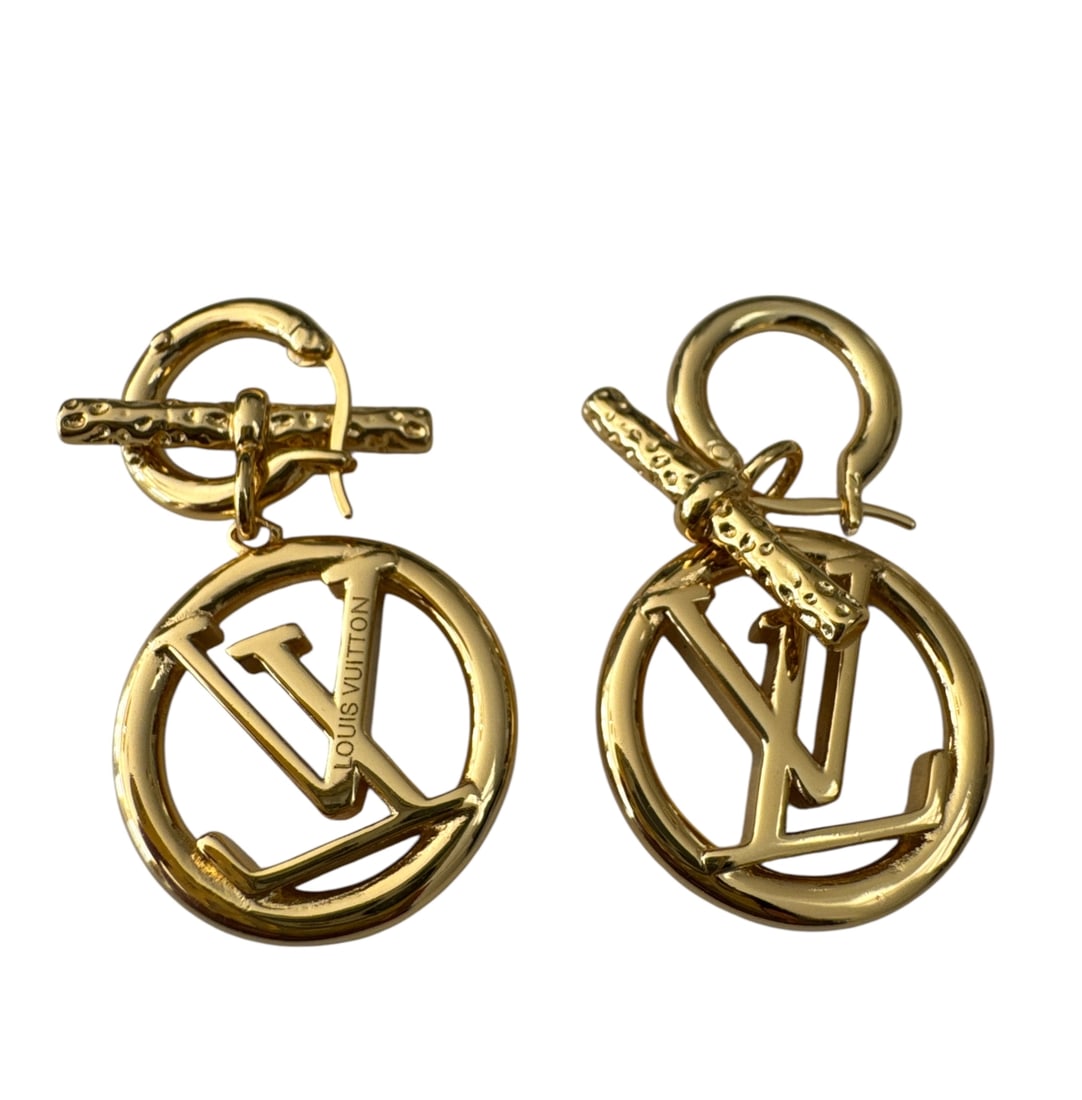 Louis Vuitton LV Earrings: iNCLUDES BOX- Shipping only -All sales are final,please inspect all the items before bidding