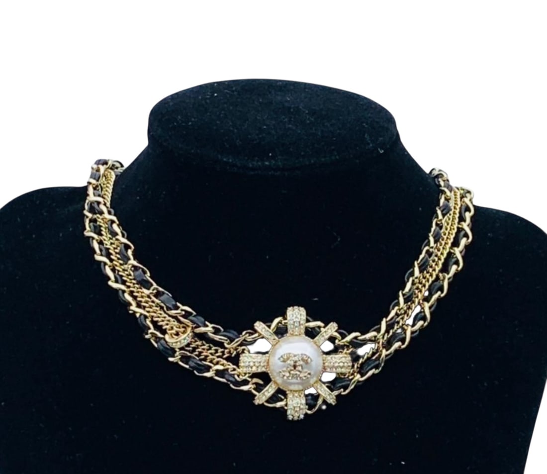 Chanel Black and Gold Metal Necklace (1 of 1)