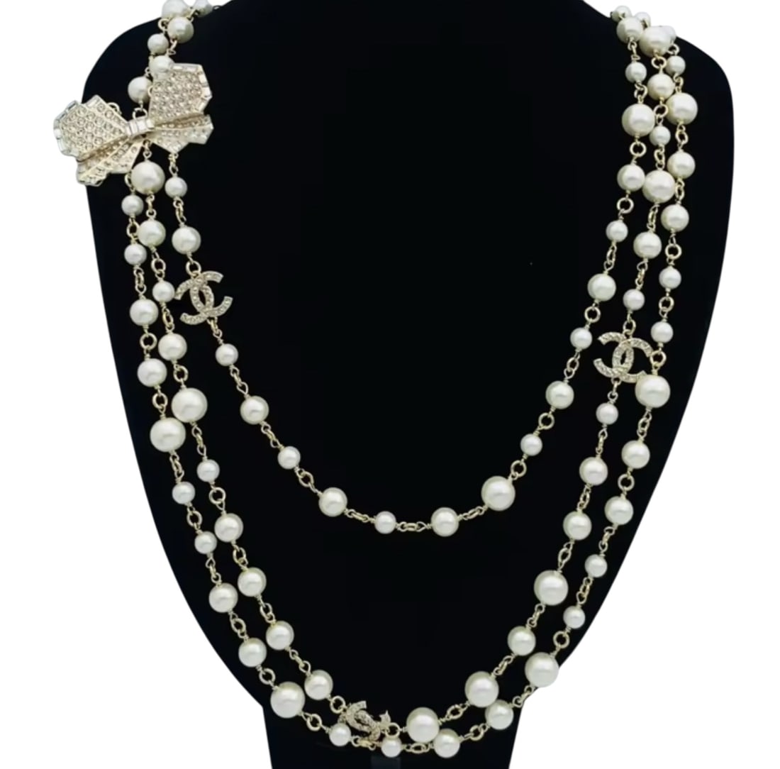 Chanel Pearl Necklace (1 of 1)