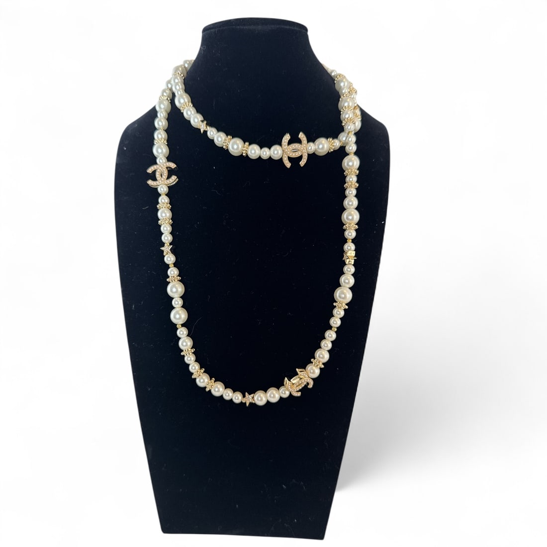 Chanel Pearl Necklace (1 of 3)