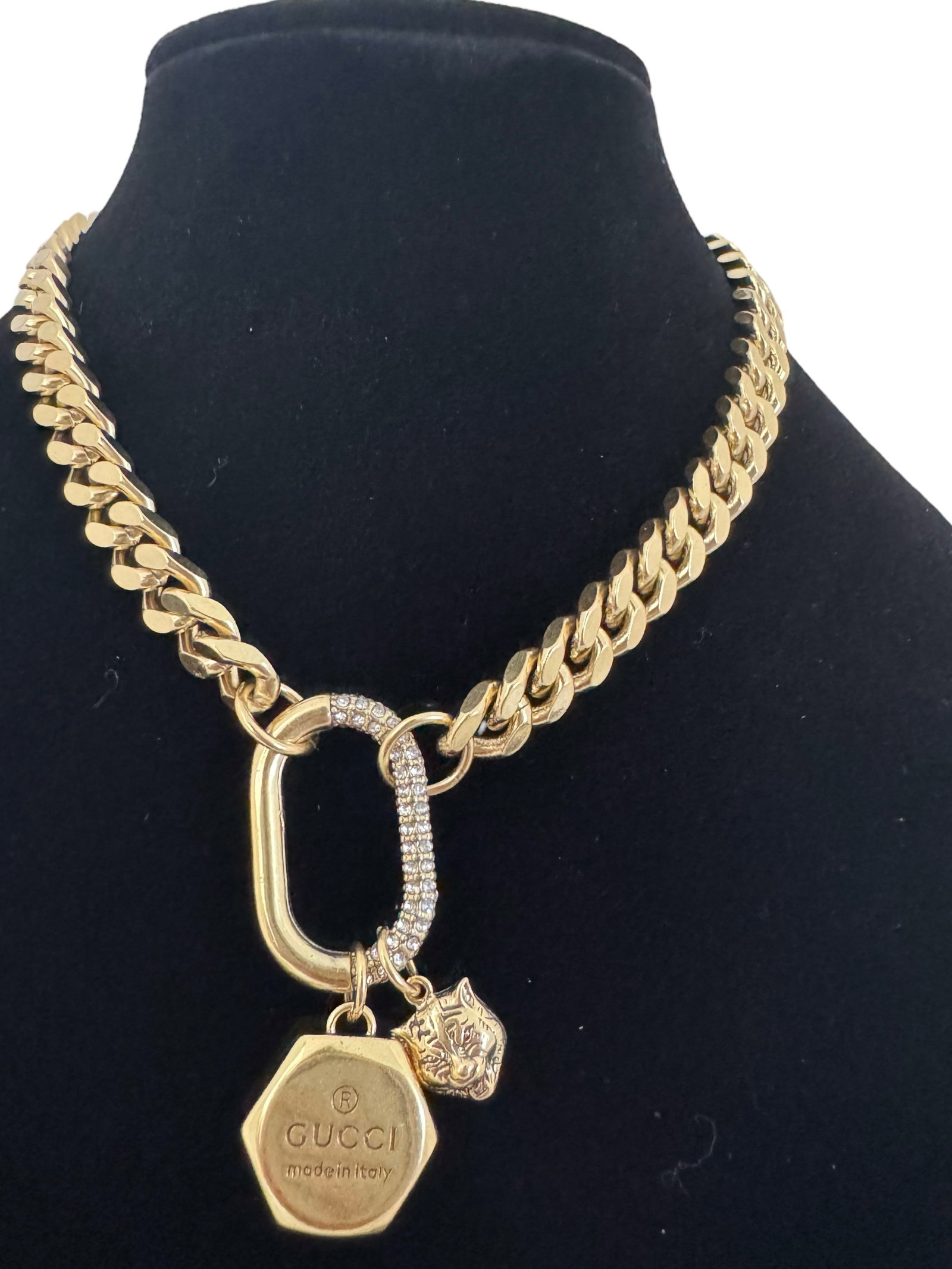 Gucci Tiger Necklace: iNCLUDES BOX- Shippin only -All sales are final,please inspect all the items before bidding.