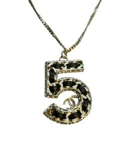 No.5 Chain Pendant Gold Plated