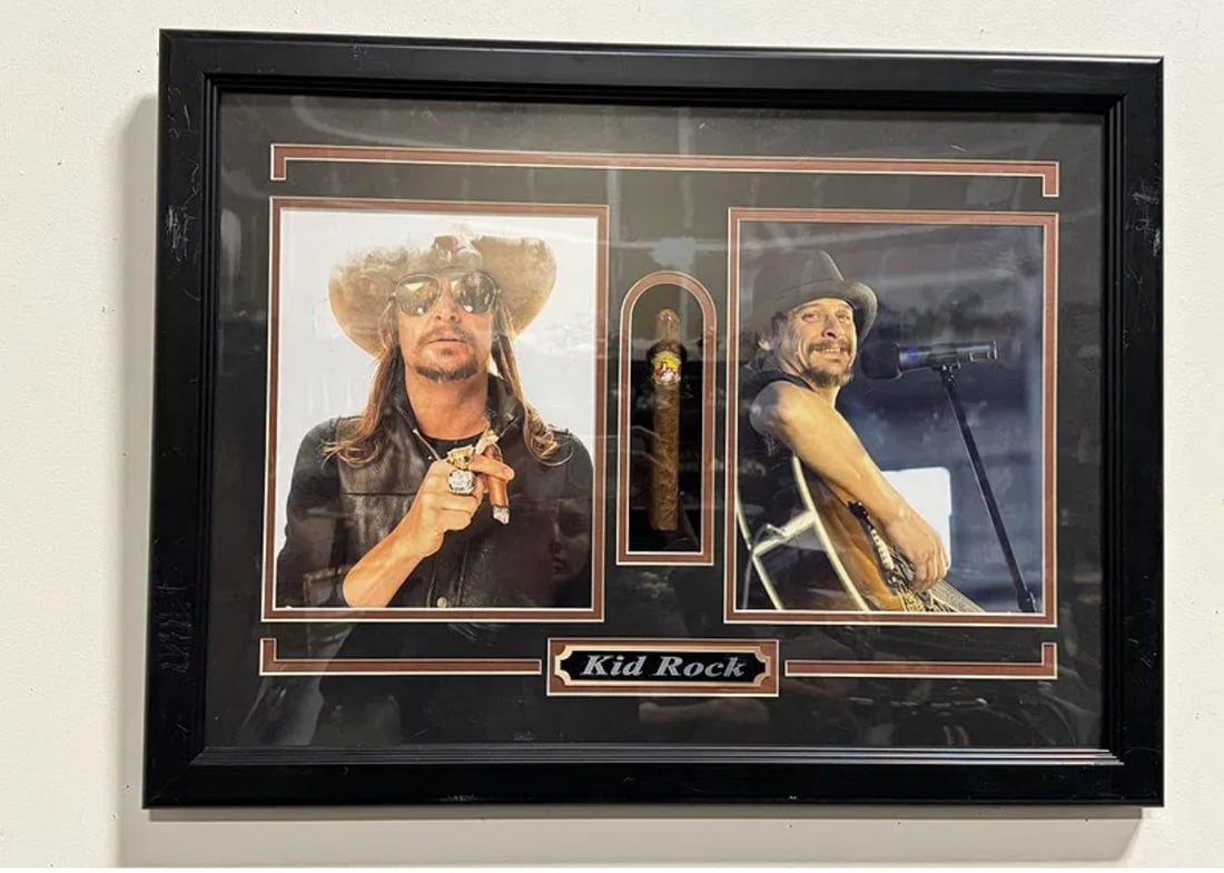 Kid Rock Memorabilia: Size: 24 in 18