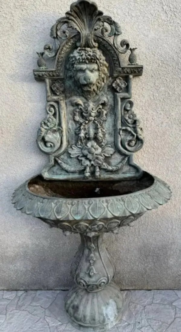 Large Bronze Lion Sculpture (1 of 3)