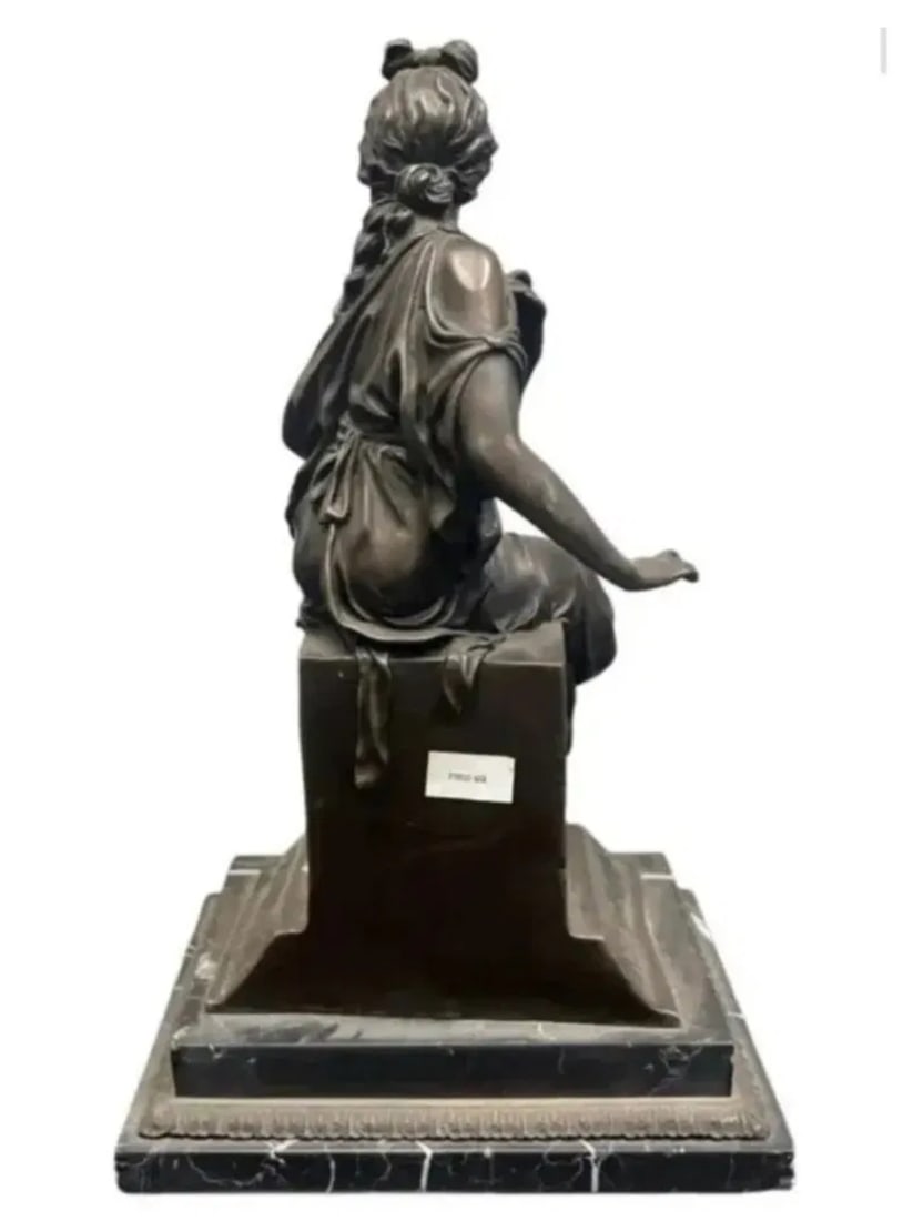 Large Neoclassical Woman Bronze Sculpture - 2