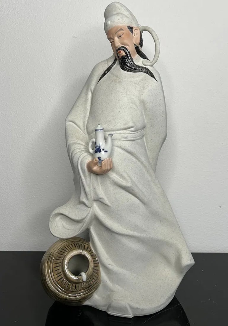 Chinese Figurine Zhang Heng: Size:17 in x10