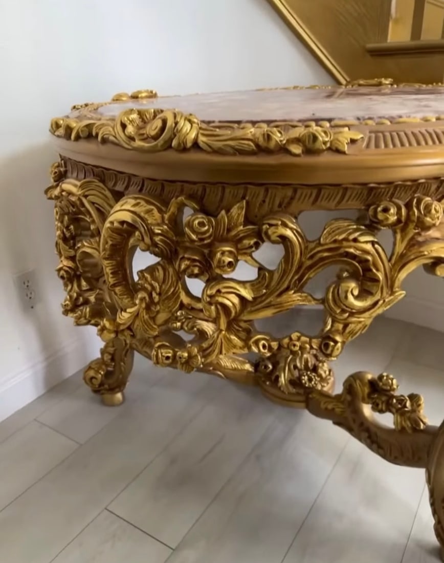 French Style Round table - 3