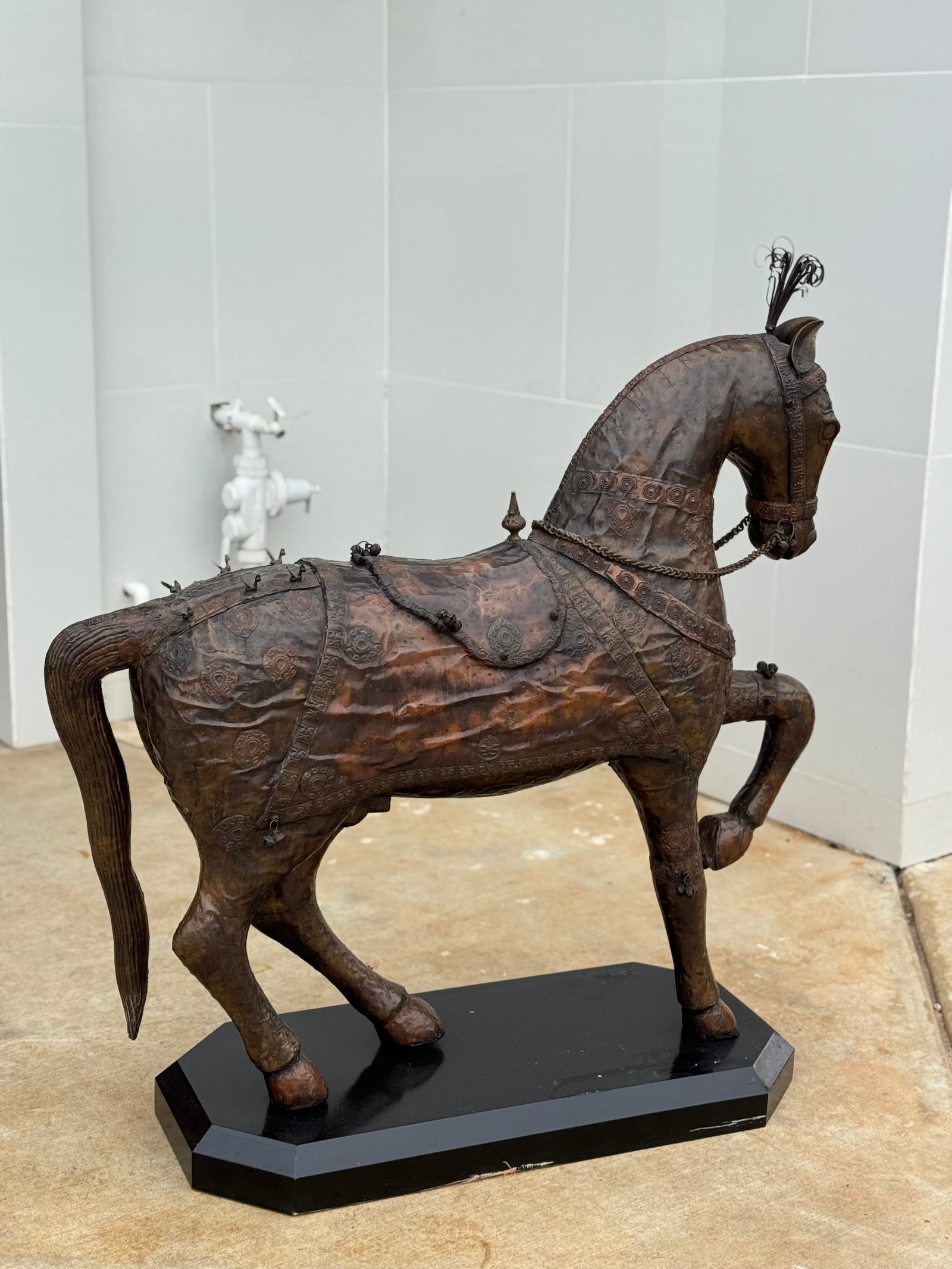 Large Horse Metal/ Copper Statue: Size: 45 in x 45 in x 13 in